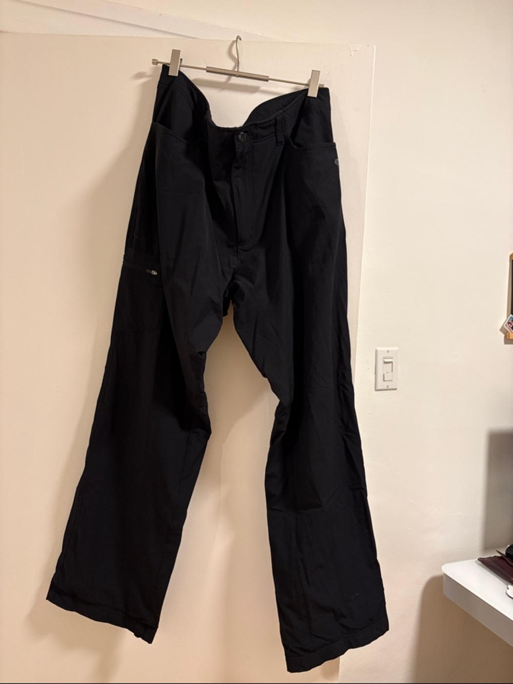 Mountain Hardwear Men's Black Cargo Pants